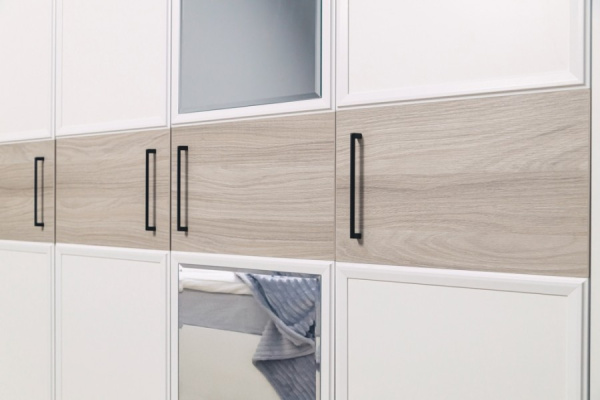 AURELIO 555 Шкаф для одежды и белья Белый/Блеквуд Сатиновый